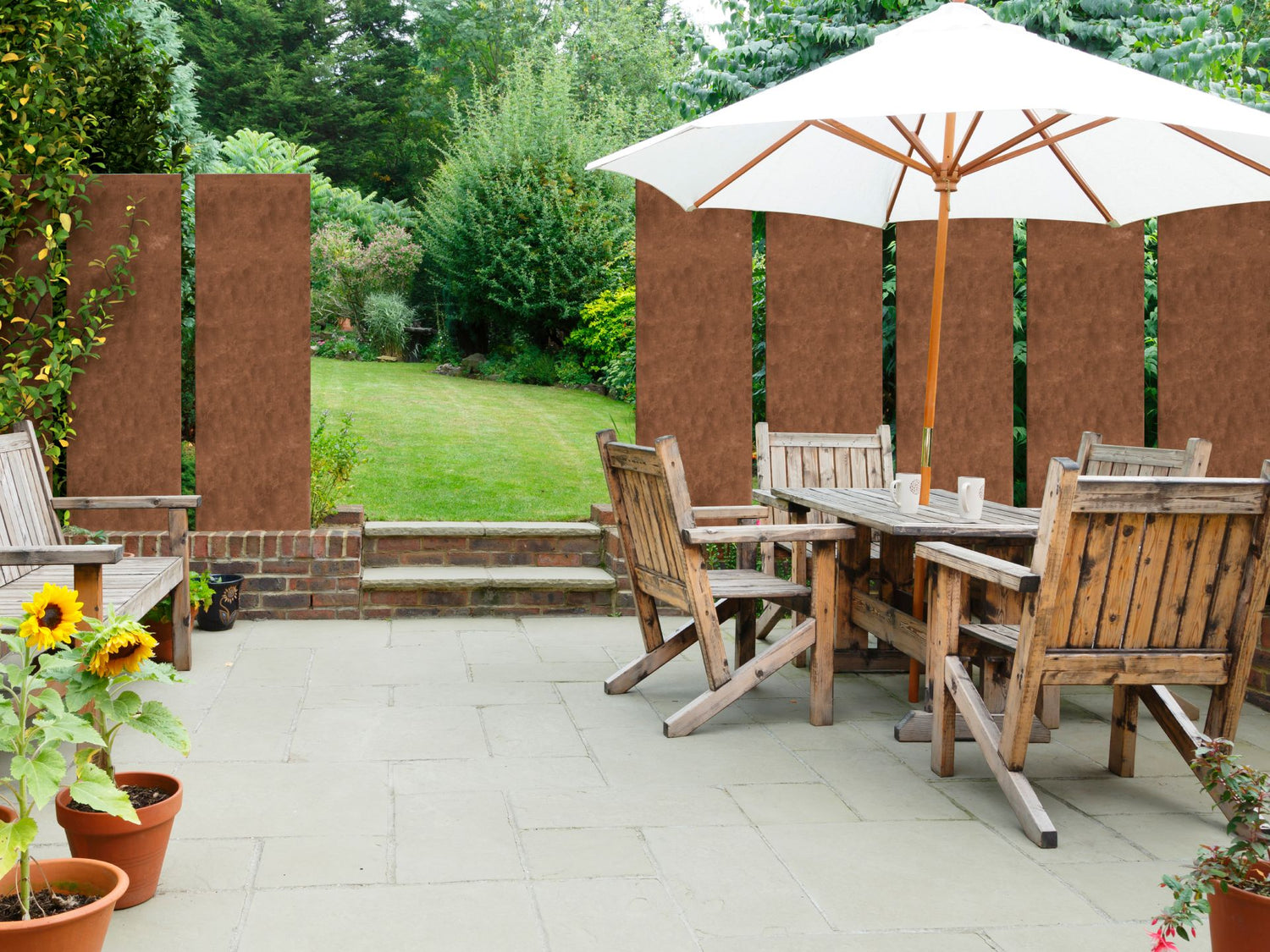 Cortenstahl Palisaden-Sichtschutz Terrasse